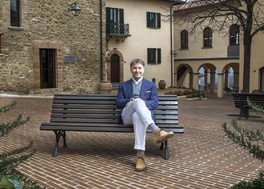 Brunello Cucinelli, il laboratorio del cashmere nascosto in un borgo medievale dell’Umbria